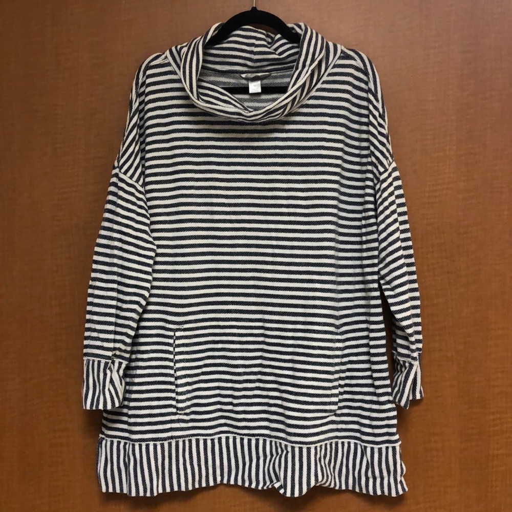 Christopher & Banks Sweatshirt